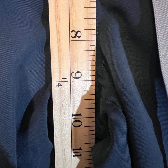 FIGS Technical Collection Scrubs Casma Top & Yola Pants Set in Navy Blue, XXS - Picture 11 of 16